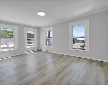 149 W Ridge Street - Photo Thumbnail 2