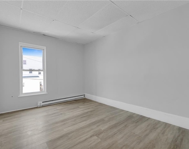 149 W Ridge Street - Photo Thumbnail 7