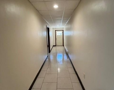 233 E Ridge Street - Photo Thumbnail 6