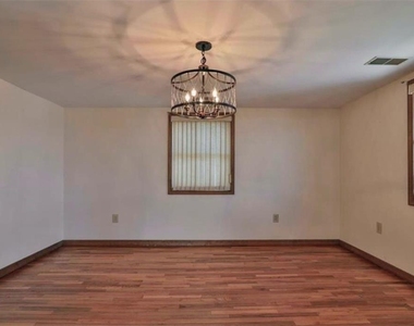 1187 E 4th Street - Photo Thumbnail 9