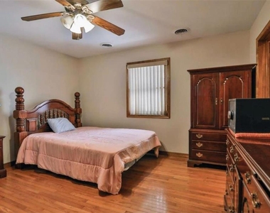1187 E 4th Street - Photo Thumbnail 7