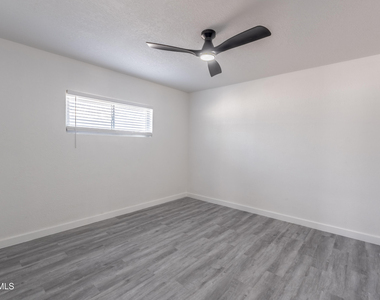 3221 N Stanton Street - Photo Thumbnail 26