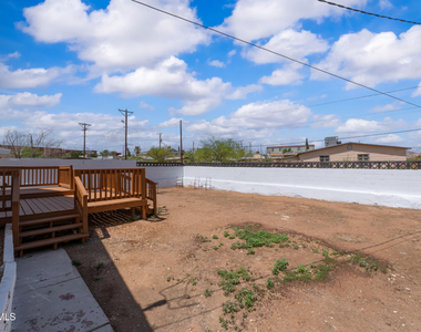 3221 N Stanton Street - Photo Thumbnail 37