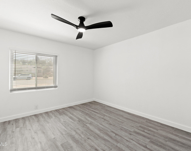 3221 N Stanton Street - Photo Thumbnail 22