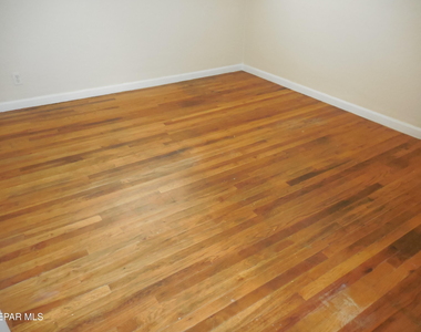 701 W Yandell Drive - Photo Thumbnail 14