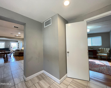 4415 Cumberland Avenue - Photo Thumbnail 12