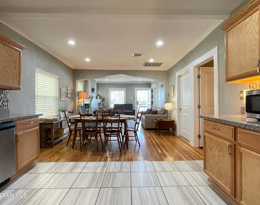 4415 Cumberland Avenue - Photo Thumbnail 6