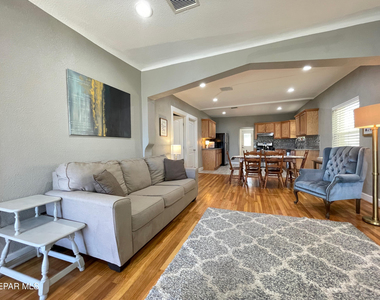 4415 Cumberland Avenue - Photo Thumbnail 3
