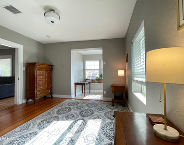 4415 Cumberland Avenue - Photo Thumbnail 16