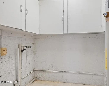 3222 Frankfort Avenue - Photo Thumbnail 7