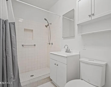 3222 Frankfort Avenue - Photo Thumbnail 9