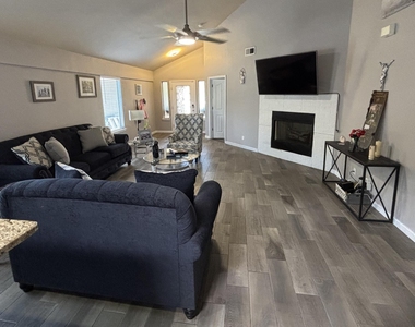 11008 Cattle Ranch Street - Photo Thumbnail 6