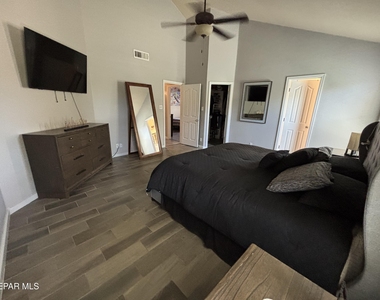 11008 Cattle Ranch Street - Photo Thumbnail 17
