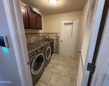 11008 Cattle Ranch Street - Photo Thumbnail 10