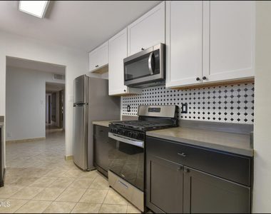 3807 Waymore Drive - Photo Thumbnail 9