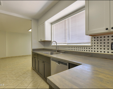 3807 Waymore Drive - Photo Thumbnail 8
