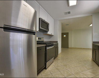 3807 Waymore Drive - Photo Thumbnail 10