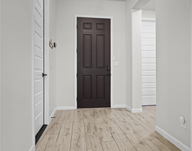 12863 Ivelet Court - Photo Thumbnail 13