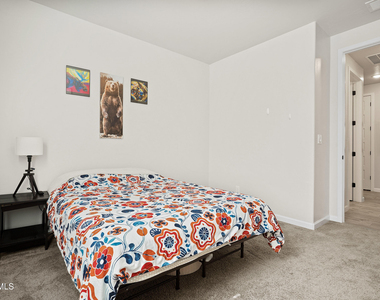12863 Ivelet Court - Photo Thumbnail 16