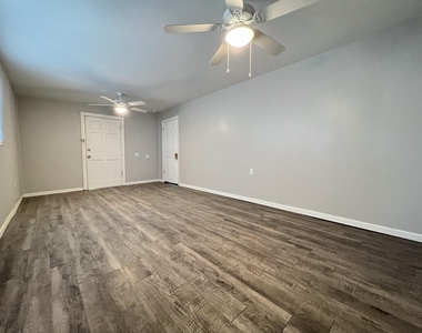 408 Ramona Avenue - Photo Thumbnail 15