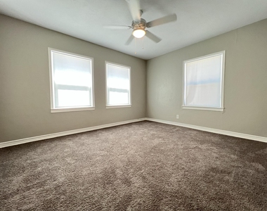 408 Ramona Avenue - Photo Thumbnail 17