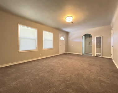 408 Ramona Avenue - Photo Thumbnail 8
