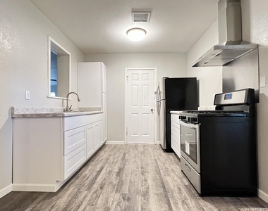 408 Ramona Avenue - Photo Thumbnail 9