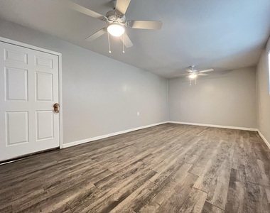 408 Ramona Avenue - Photo Thumbnail 14