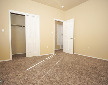 8685 N Loop Drive - Photo Thumbnail 11
