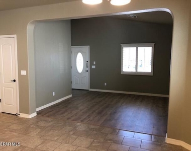 13479 Halifax Street - Photo Thumbnail 3