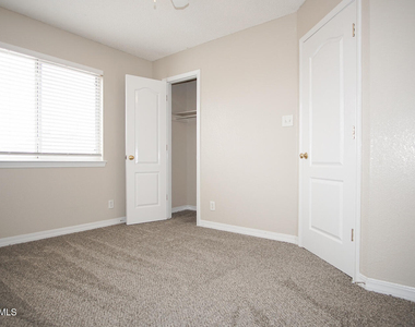 13717 Paseo De Fe Circle - Photo Thumbnail 15