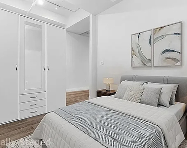 255 West 36th Street - Photo Thumbnail 4