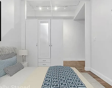 255 West 36th Street - Photo Thumbnail 5