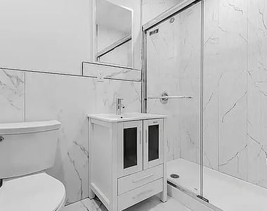 255 West 36th Street - Photo Thumbnail 6