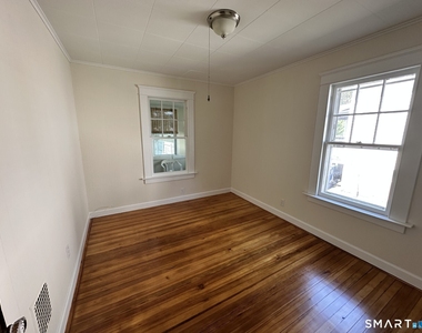 128 Grove Place - Photo Thumbnail 7