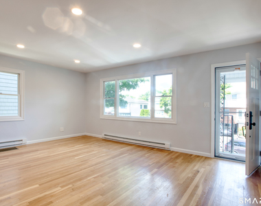 8 Ridge Place - Photo Thumbnail 3