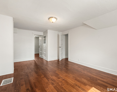318 Suburban Avenue - Photo Thumbnail 22