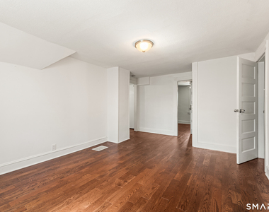 318 Suburban Avenue - Photo Thumbnail 23