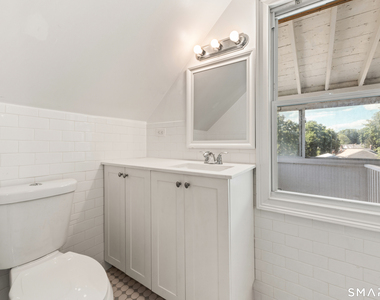 318 Suburban Avenue - Photo Thumbnail 17