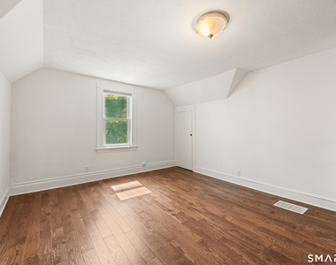 318 Suburban Avenue - Photo Thumbnail 21
