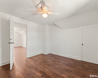 318 Suburban Avenue - Photo Thumbnail 25