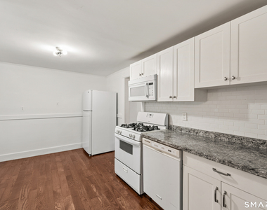 318 Suburban Avenue - Photo Thumbnail 14