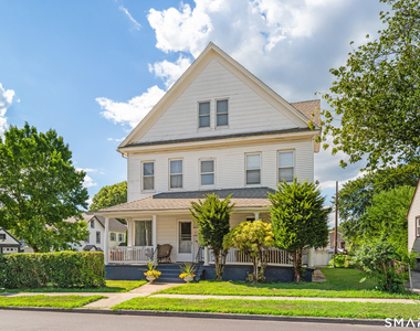 318 Suburban Avenue - Photo Thumbnail 2