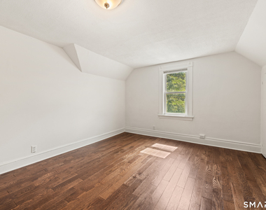 318 Suburban Avenue - Photo Thumbnail 19