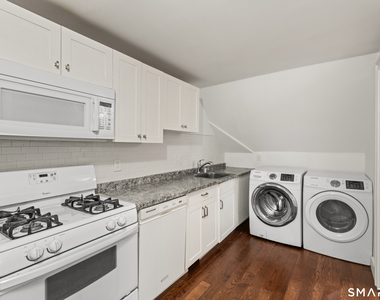 318 Suburban Avenue - Photo Thumbnail 12