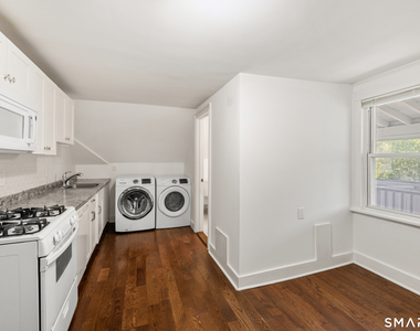 318 Suburban Avenue - Photo Thumbnail 11