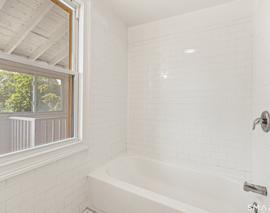 318 Suburban Avenue - Photo Thumbnail 18