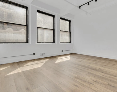 255 East 36th Street - Photo Thumbnail 2