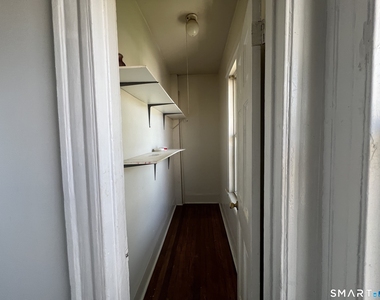 31-33 Hillhouse Avenue - Photo Thumbnail 6