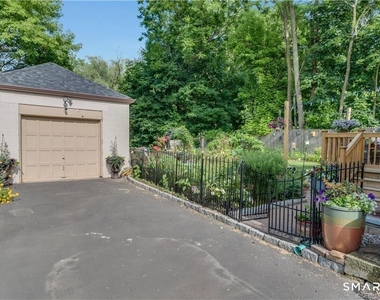 21 Elgin Avenue - Photo Thumbnail 5